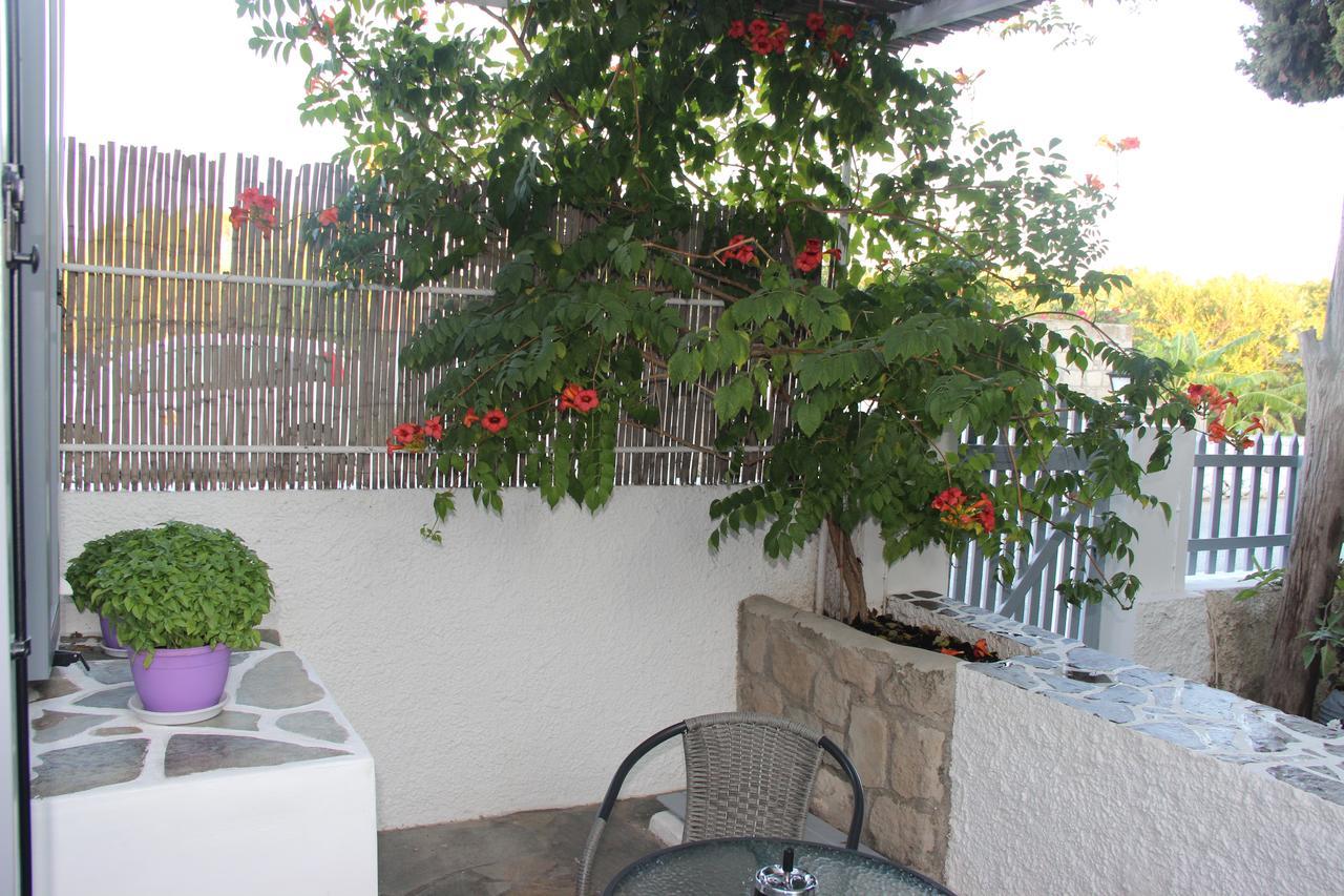 Ferienwohnung Gerania Milos Adamantas  Exterior foto